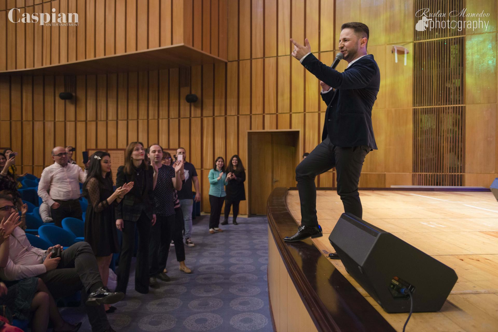 История одной любви Брендона Стоуна в Баку (ВИДЕО, ФОТО)