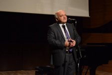 На мосту между Востоком и Западом  (ФОТО)