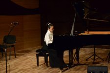 На мосту между Востоком и Западом  (ФОТО)