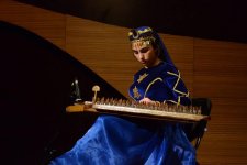 На мосту между Востоком и Западом  (ФОТО)