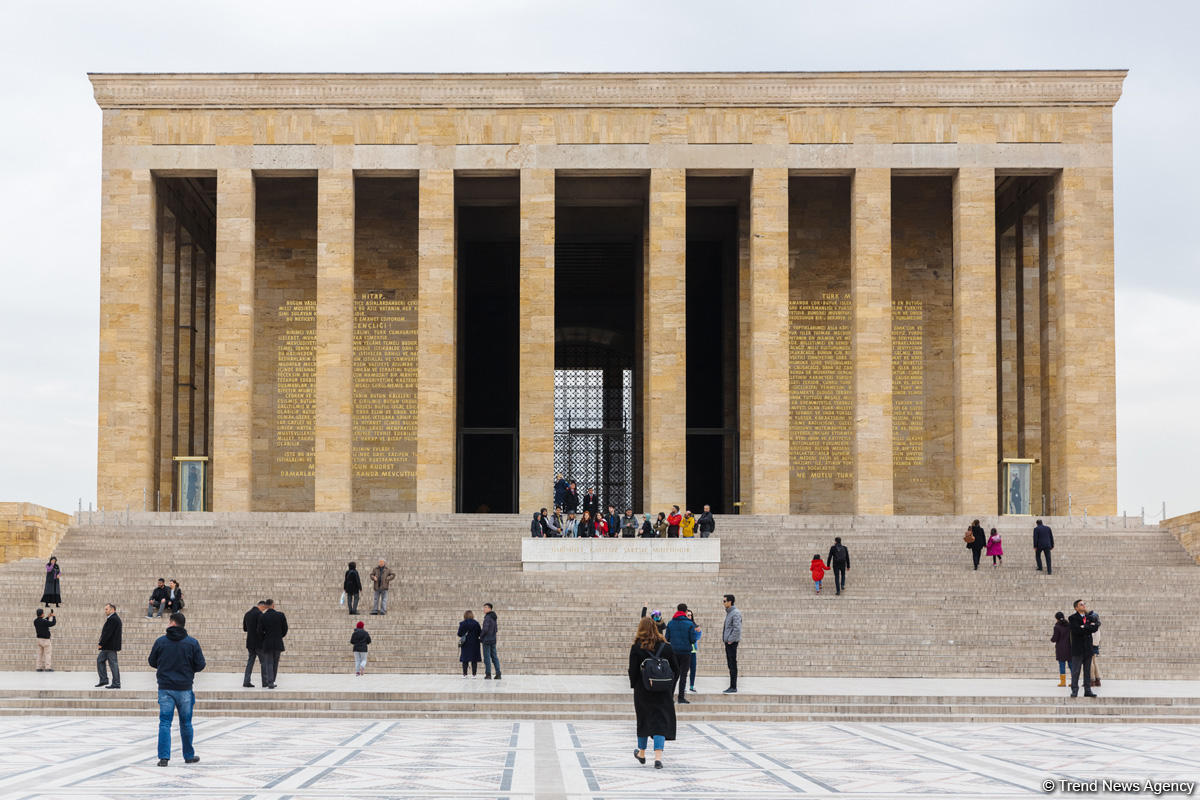 Путешествие в Анкару – могила Мамед Эмина Расулзаде, мавзолей Ататюрка, достопримечательности (ФОТО)