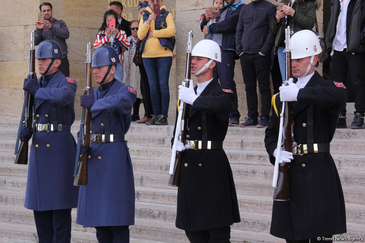 Путешествие в Анкару – могила Мамед Эмина Расулзаде, мавзолей Ататюрка, достопримечательности (ФОТО)