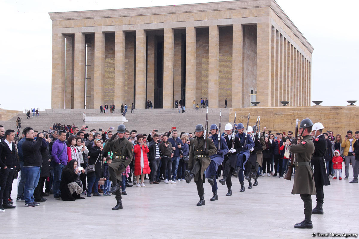 Путешествие в Анкару – могила Мамед Эмина Расулзаде, мавзолей Ататюрка, достопримечательности (ФОТО)