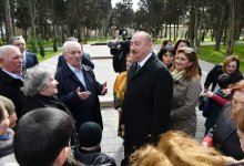 Президент Ильхам Алиев и Первая леди Мехрибан Алиева ознакомились с условиями в реконструированном парке Нефтяников в Баку (ФОТО)