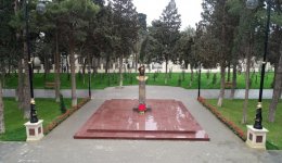 Президент Ильхам Алиев и Первая леди Мехрибан Алиева ознакомились с условиями в реконструированном парке Нефтяников в Баку (ФОТО)