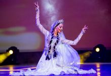 Один шаг - и ты взлетаешь! Народная артистка Тарана Мурадова отмечает юбилей (ФОТО)