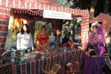 Флаги Азербайджана, Карабахские скакуны и военнослужащие (ФОТО)