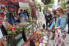 Флаги Азербайджана, Карабахские скакуны и военнослужащие (ФОТО)