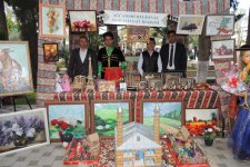 Флаги Азербайджана, Карабахские скакуны и военнослужащие (ФОТО)