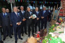 Флаги Азербайджана, Карабахские скакуны и военнослужащие (ФОТО)