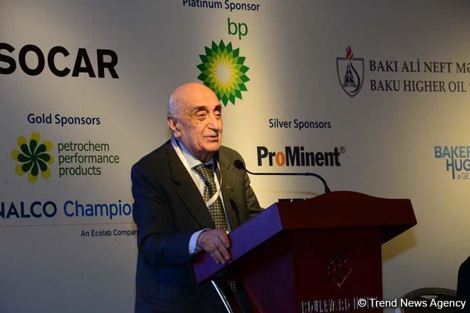 Хошбахт Юсифзаде: Азербайджан поставил на мировые рынки сотни миллионов тонн нефти