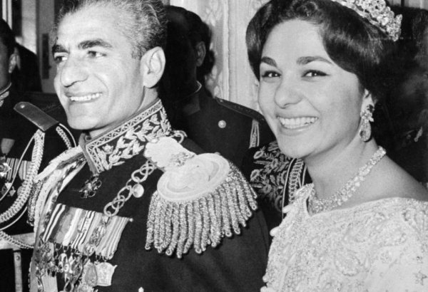 Шах Ирана и любимая жена-азербайджанка Фарах. Премьера в России (ФОТО)