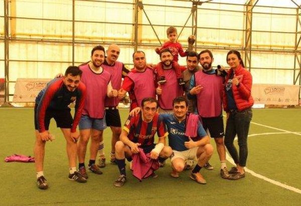 Азербайджанские звезды и спортсмены поддержали детей дождя (ФОТО)