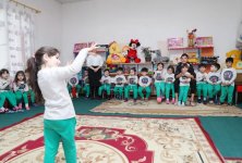 Первый вице-президент Мехрибан Алиева ознакомилась с условиями в яслях-детском саду №229 в Бузовне, в гимназии в Мардакяне и школе №32 Лачинского района (ФОТО) (версия 2)