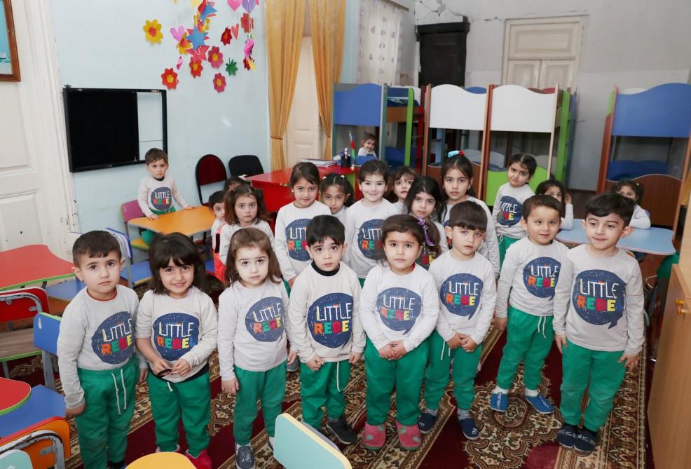 Первый вице-президент Мехрибан Алиева ознакомилась с условиями в яслях-детском саду №229 в Бузовне, в гимназии в Мардакяне и школе №32 Лачинского района (ФОТО) (версия 2)