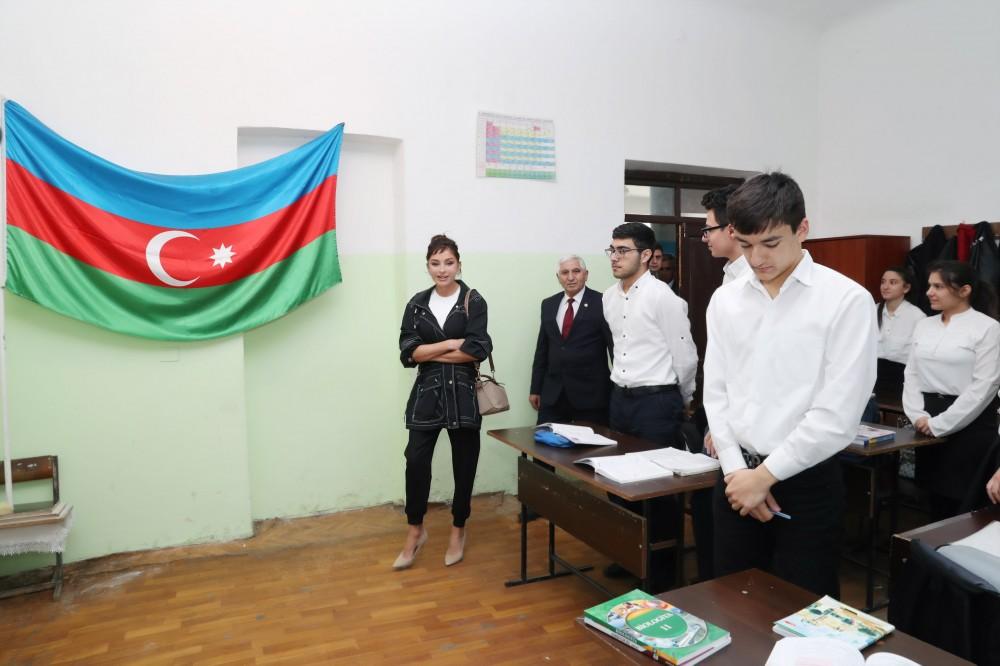 Первый вице-президент Мехрибан Алиева ознакомилась с условиями в яслях-детском саду №229 в Бузовне, в гимназии в Мардакяне и школе №32 Лачинского района (ФОТО) (версия 2)