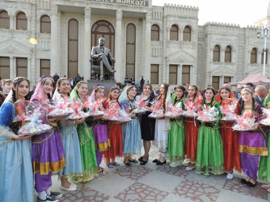 Гусарские бабушки вызвали удивление в Хачмазе (ФОТО)