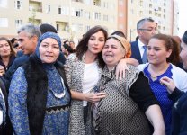 Первый вице-президент Мехрибан Алиева встретилась с вынужденными переселенцами (ФОТО)