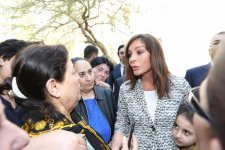 Первый вице-президент Мехрибан Алиева встретилась с вынужденными переселенцами (ФОТО)