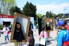 Болельщики Гран При Формулы 1 SOCAR Азербайджан на Бакинском бульваре (ФОТО)