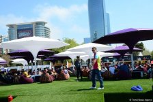 Зрители Гран При Формулы 1 SOCAR Азербайджан совмещают полезное с приятным (ФОТО)