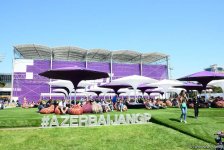 Зрители Гран При Формулы 1 SOCAR Азербайджан совмещают полезное с приятным (ФОТО)