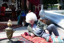 Зрители Гран При Формулы 1 SOCAR Азербайджан совмещают полезное с приятным (ФОТО)