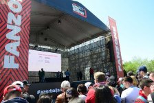 Зрители Гран При Формулы 1 SOCAR Азербайджан совмещают полезное с приятным (ФОТО)