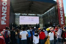 Зрители Гран При Формулы 1 SOCAR Азербайджан совмещают полезное с приятным (ФОТО)