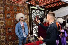 Зрители Гран При Формулы 1 SOCAR Азербайджан совмещают полезное с приятным (ФОТО)