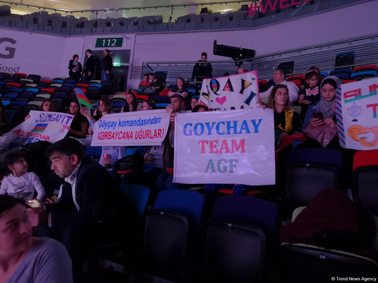 Болельщики из регионов Азербайджана на Кубке мира по художественной гимнастике в Баку (ФОТО)