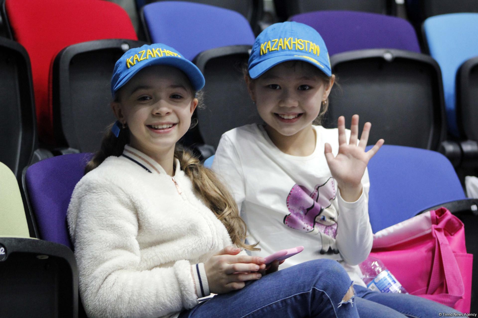 Радость детей на Кубке мира по художественной гимнастике в Баку (ФОТО)