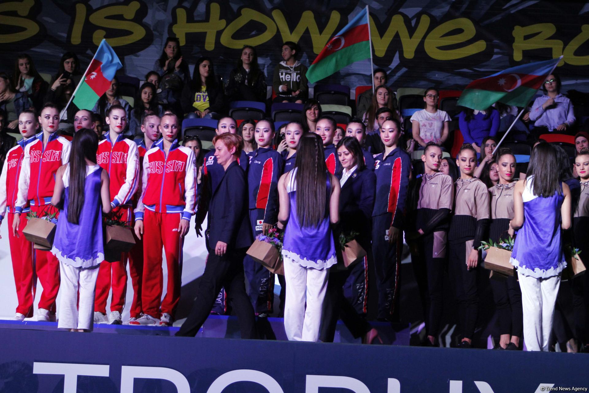 В рамках Кубка мира в Баку состоялась церемония награждения групповых команд по итогам многоборья (ФОТО)