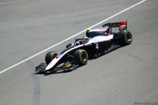 В рамках Гран при Формулы 1 SOCAR Азербайджан стартовала вторая гонка F2 (ФОТО)