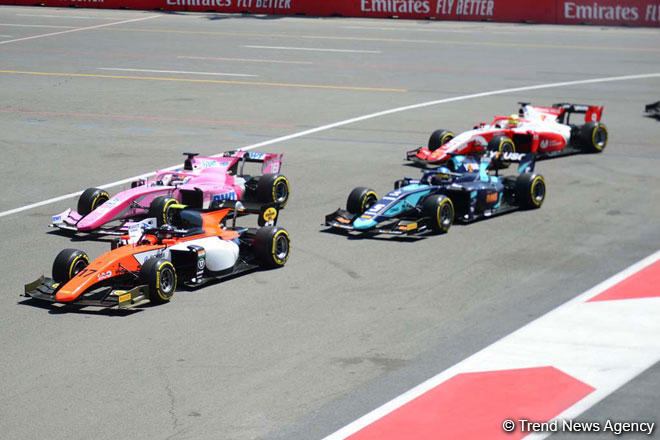 В рамках Гран при Формулы 1 SOCAR Азербайджан стартовала вторая гонка F2 (ФОТО)