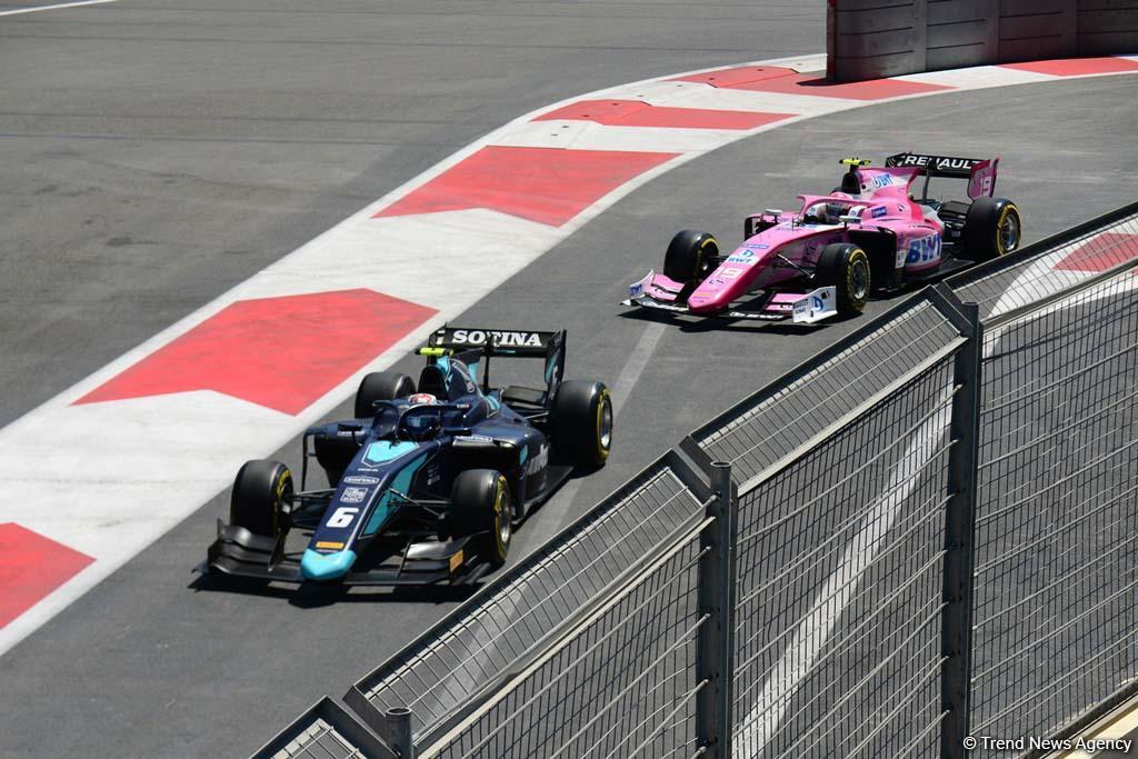 В рамках Гран при Формулы 1 SOCAR Азербайджан стартовала вторая гонка F2 (ФОТО)