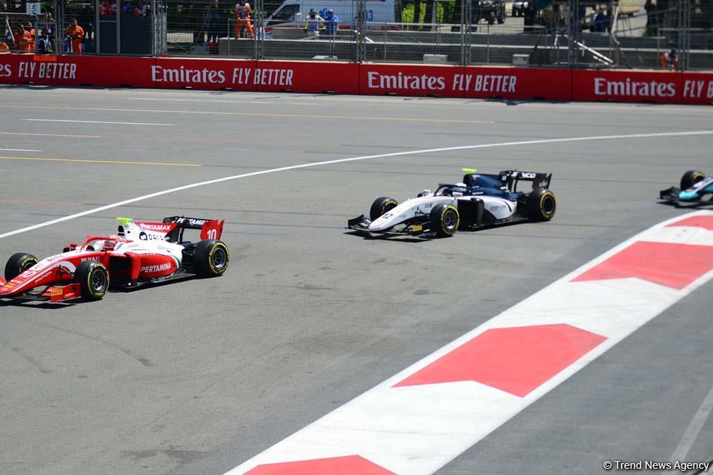 В рамках Гран при Формулы 1 SOCAR Азербайджан стартовала вторая гонка F2 (ФОТО)