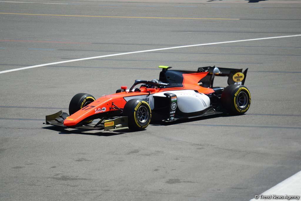 В рамках Гран при Формулы 1 SOCAR Азербайджан стартовала вторая гонка F2 (ФОТО)