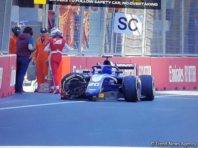 Еще одна авария на гонке F2 в Баку (ФОТО)