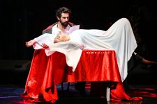 Феерическое шоу экстравагантной Эльзы Сеидджахан поразило масштабом (ВИДЕО, ФОТО)