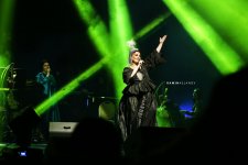 Феерическое шоу экстравагантной Эльзы Сеидджахан поразило масштабом (ВИДЕО, ФОТО)