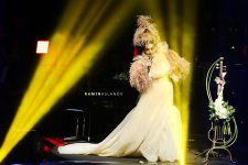 Феерическое шоу экстравагантной Эльзы Сеидджахан поразило масштабом (ВИДЕО, ФОТО)