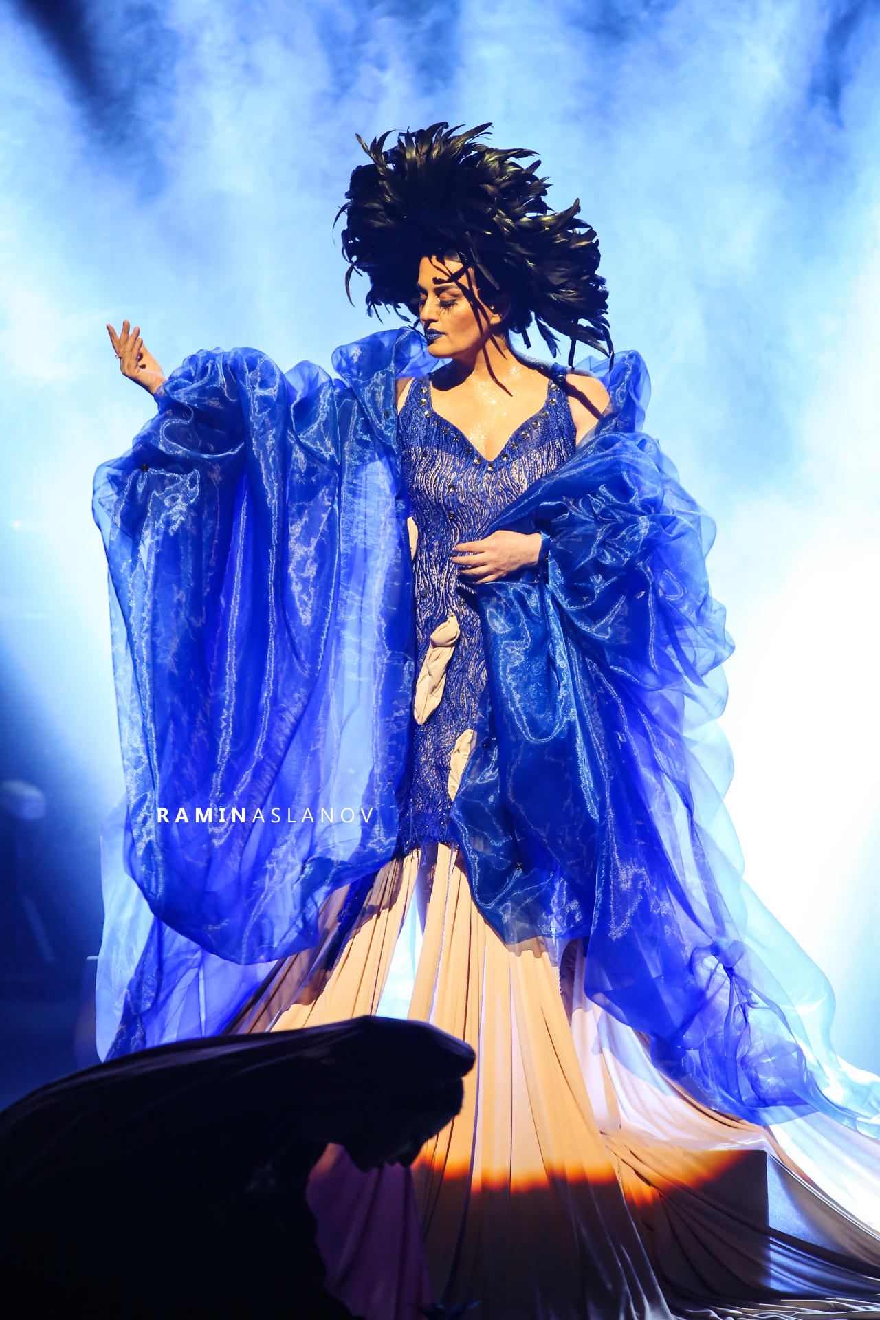 Феерическое шоу экстравагантной Эльзы Сеидджахан поразило масштабом (ВИДЕО, ФОТО)