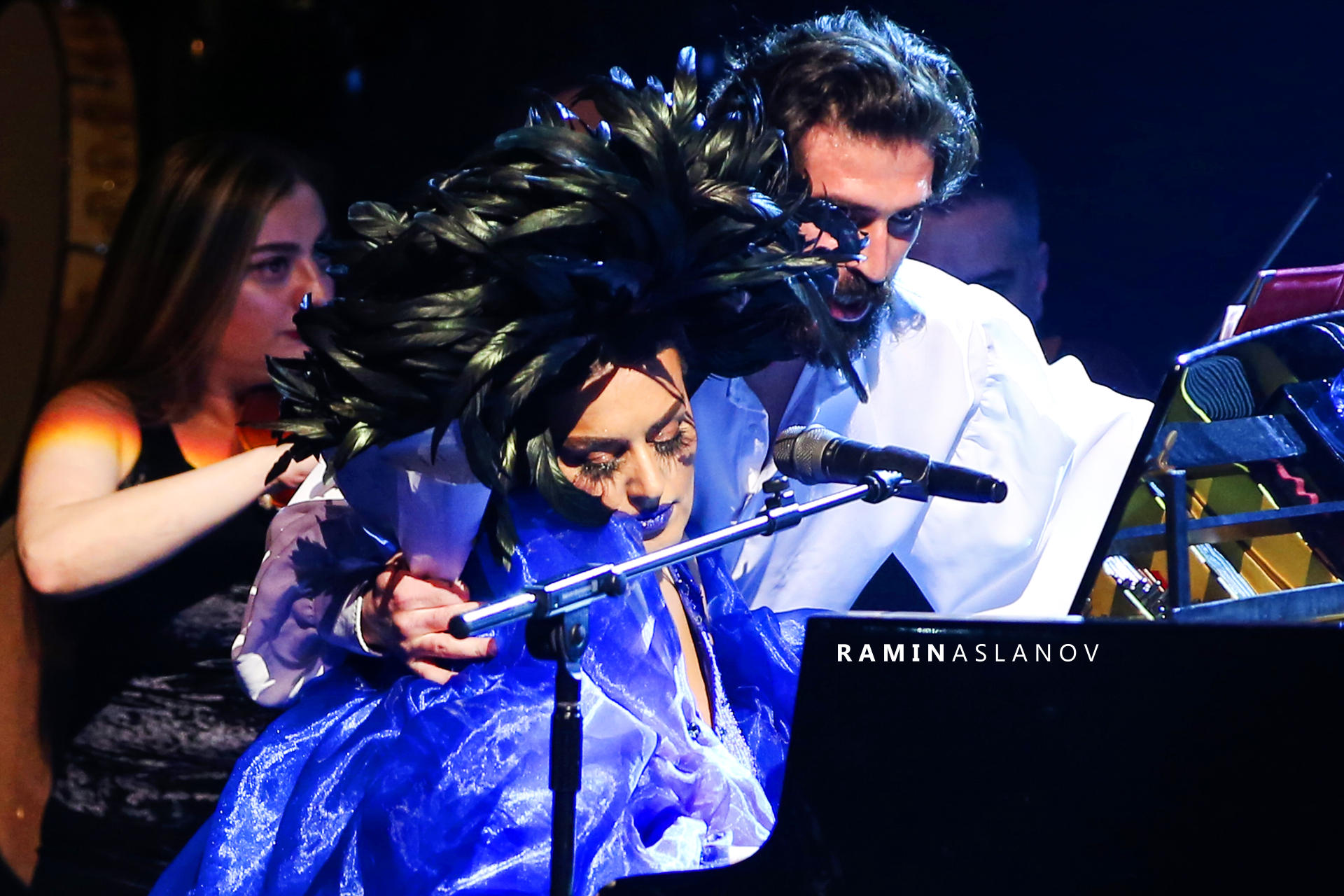 Феерическое шоу экстравагантной Эльзы Сеидджахан поразило масштабом (ВИДЕО, ФОТО)