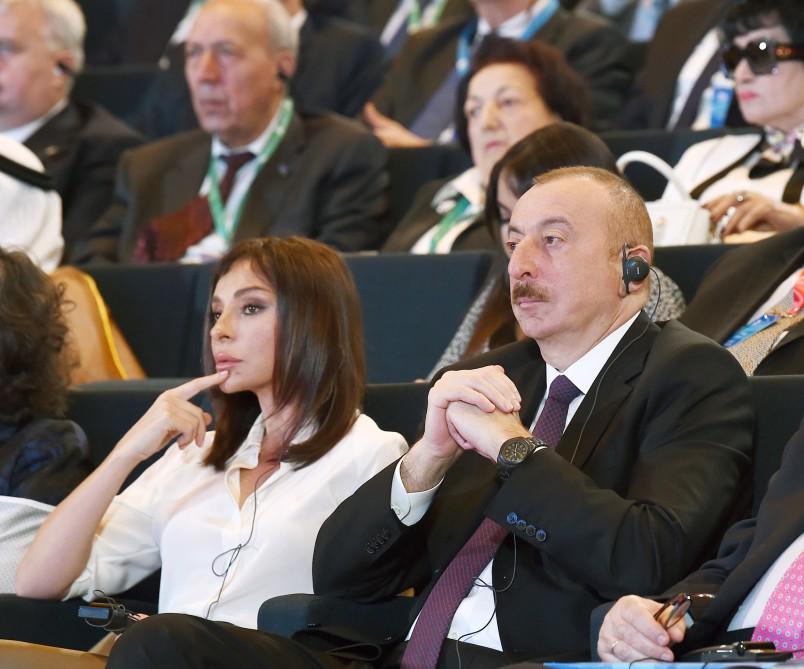 Президент Ильхам Алиев и Первая леди Мехрибан Алиева приняли участие в открытии V Всемирного форума по межкультурному диалогу в Баку (ФОТО) (версия 5)