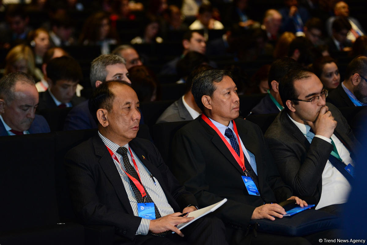 В рамках Всемирного форума в Баку проходит встреча международных организаций высокого уровня (ФОТО)