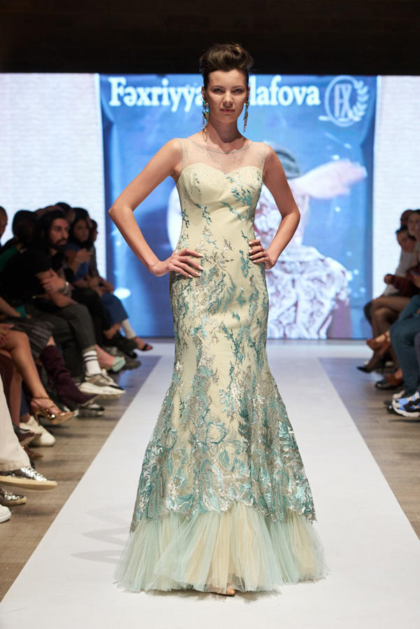 Готическое настроение на Azerbaijan Fashion Week (ФОТО)