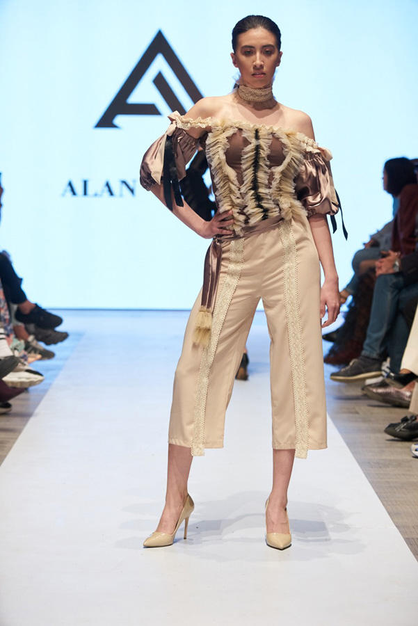 Готическое настроение на Azerbaijan Fashion Week (ФОТО)