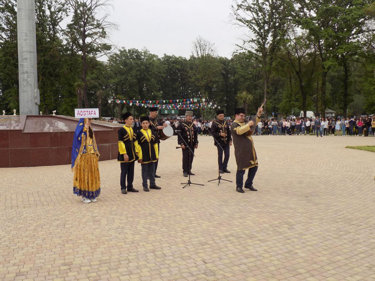 Изысканные кулинарные блюда – фестиваль в Масаллы (ФОТО)