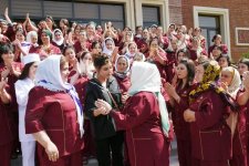 Президент Ильхам Алиев и Первая леди Мехрибан Алиева приняли участие в открытии Гобустанского филиала ОАО «Азерхалча» (ФОТО) (версия 2)